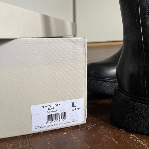 Brand New waterproof Apepazza black ankle boots - Picture 4 of 4